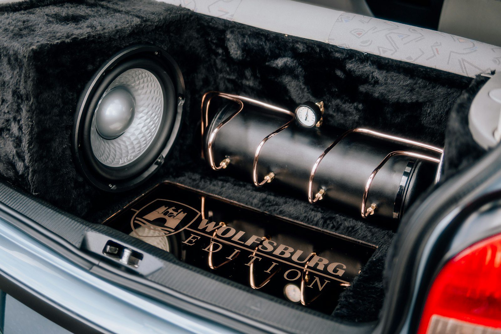 Car trunk audio build with subwoofer